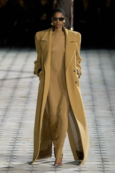 Look 22
